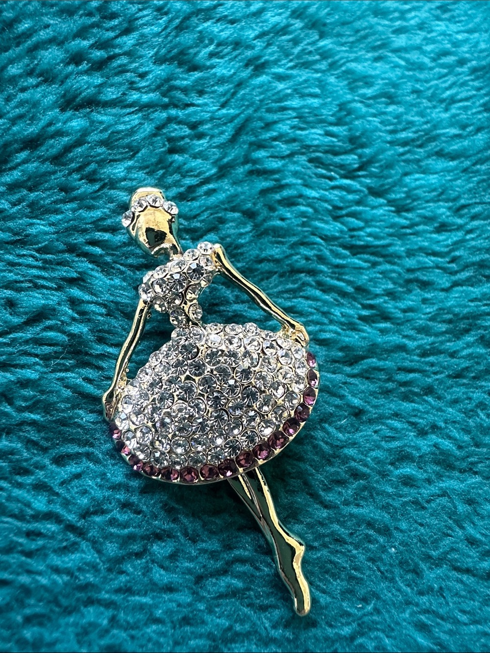 Crystal Ballerina Brooch in Silver with Light Purple Trim